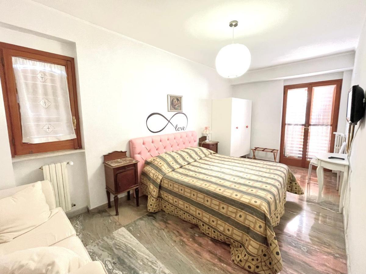 Ferienwohnung La Vie En Rose Mattinata Exterior foto